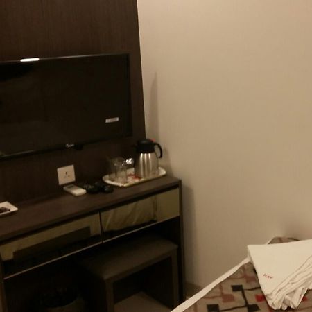 Hotel Kalpana Elite Mumbai Luaran gambar